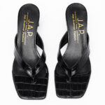 Croc-effect toe mules