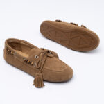 Καστόρινα boat loafers με χάντρες